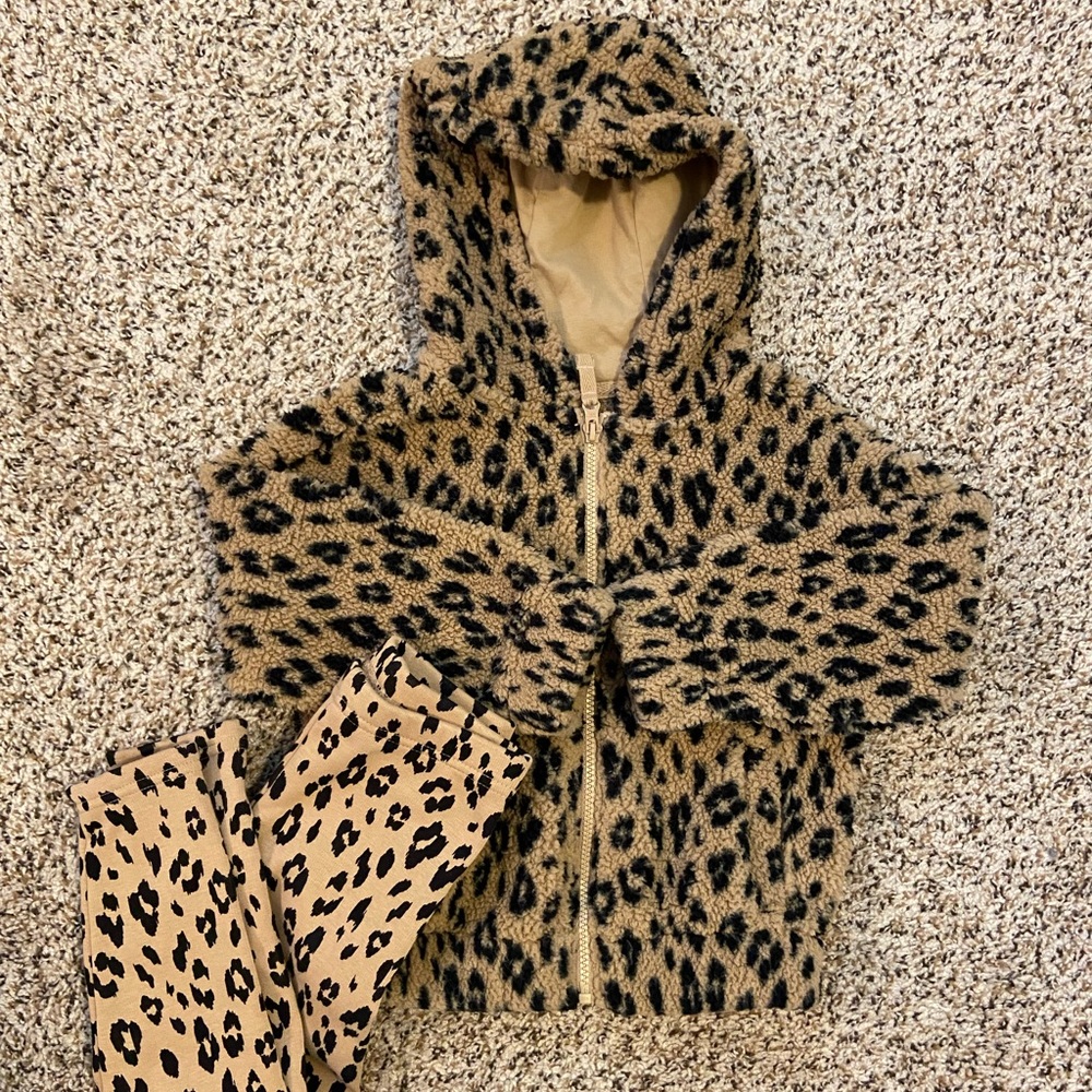 New cute and cozy toddler leopard Sherpa jacket and legging set
